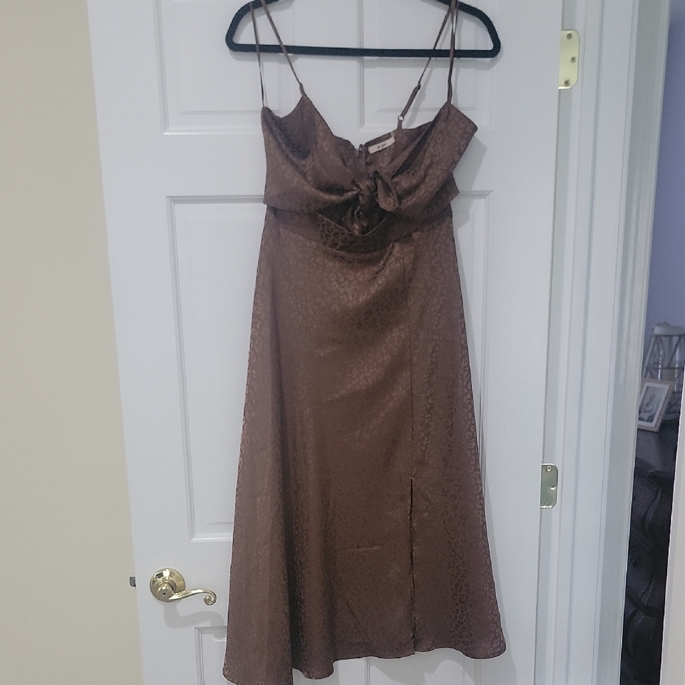 Elegant Brown Sleeveless Dress
